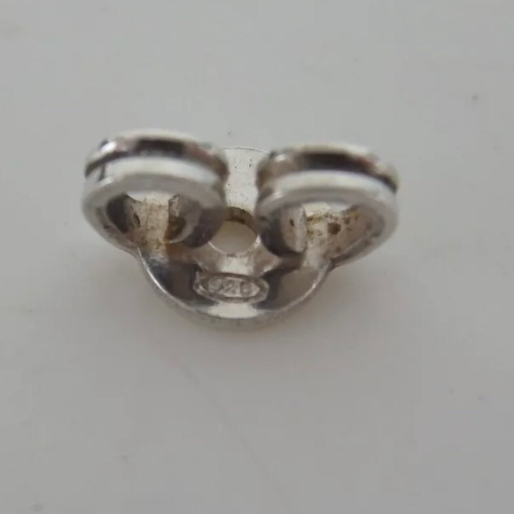 GUCCI Silver Heart Blind for Love Stud Earrings ๐คฉ๐๐ฅ - Picture 7 of 11